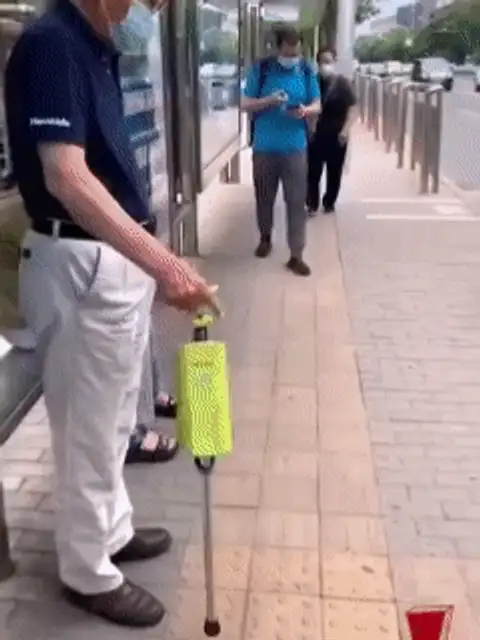 2-in-1 Foldable Cane With Chair