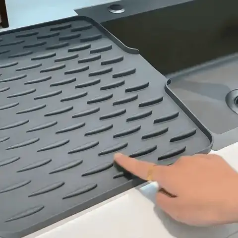 No-Spill Silicone Worktop Saver