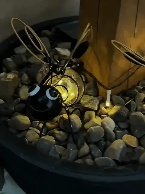 Outdoor Hanging Solar Bee Light