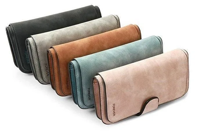 Retro Women’s Wallet with Multiple Card Slots