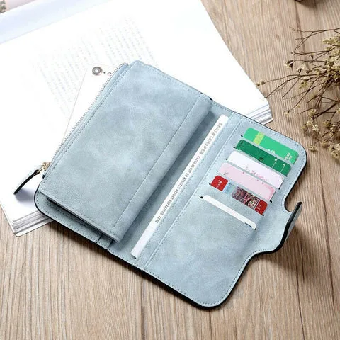 Retro Women’s Wallet with Multiple Card Slots