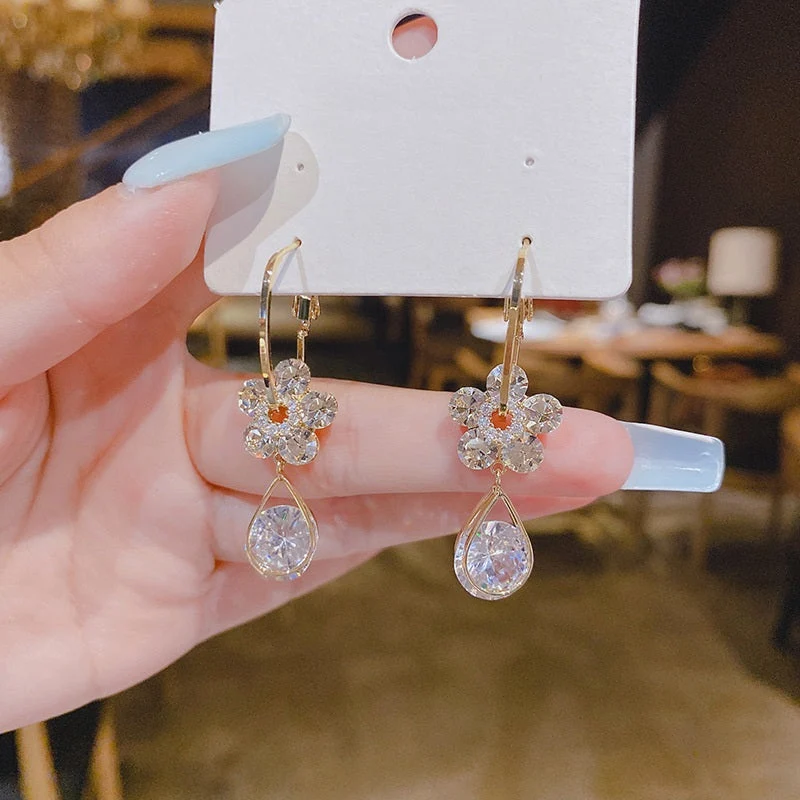 💖 Fashion Flower Crystal Earrings - Image 3